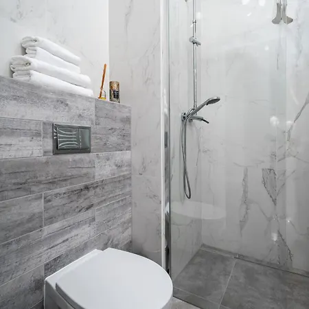 Apartment Apart D&k Free Parking Aleja Prymasa Tysiaclecia 83a