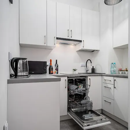 Apartment Apart D&k Free Parking Aleja Prymasa Tysiaclecia 83a Warsaw