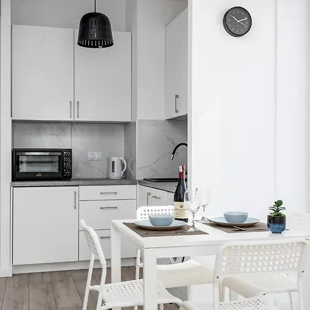 Apartman Apart D&k Free Parking Aleja Prymasa Tysiaclecia 83a *