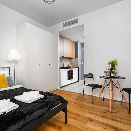 Apart D&k Free Parking Aleja Prymasa Tysiaclecia 83a * Varsó