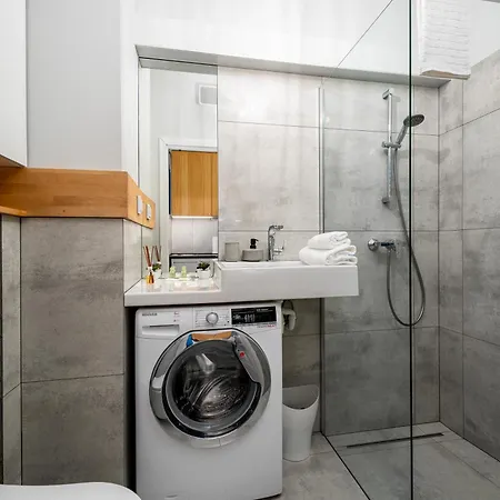 Apart D&k Free Parking Aleja Prymasa Tysiaclecia 83a Apartman