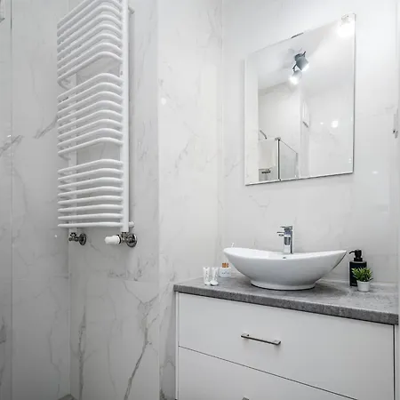 Apartman Apart D&k Free Parking Aleja Prymasa Tysiaclecia 83a